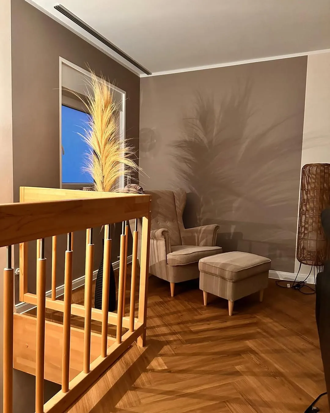 Wohnzimmer-Makeover in Taupe & Beige - Bild 1