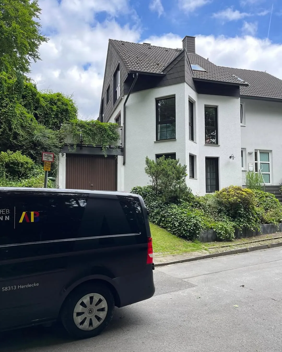Fassadengestaltung in strahlendem Weiß - Bild 1